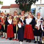 Dubrovaki primorski svatovi na Smotri folklora u Kljacima